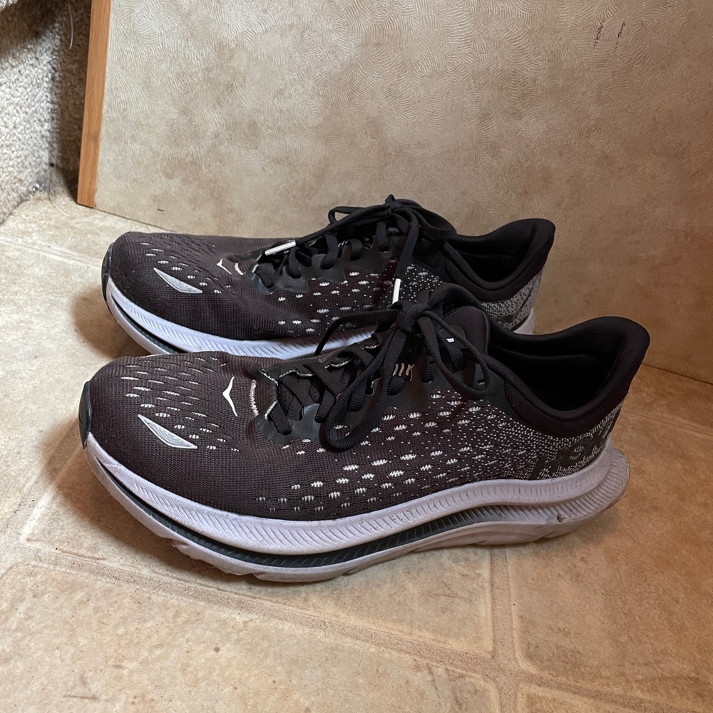 Hoka Kawana Women size 9 Black